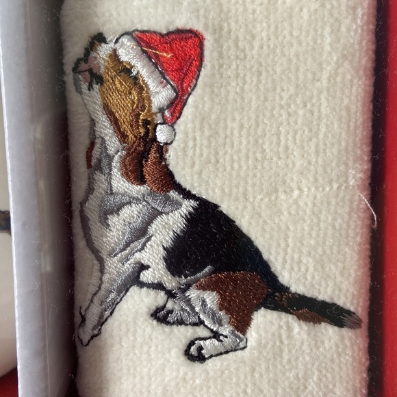Avanti Happy Howliday Beagle Ivory Embroidered Towel & Lotion Pump 3 PC Set NWT - Picture 3 of 4